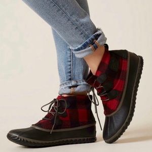 New Sorel x Madewell Buffalo Plaid Waterproof Boot